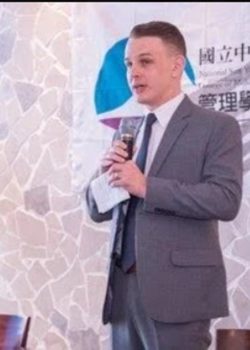 【International Alumni】Precious Taiwan Life with Degree, Future Career Path, and Beautiful Family Together圖片