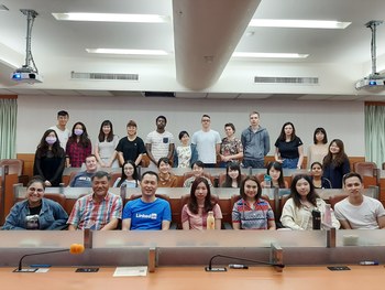 企業諮詢方法與實作課程－Alex Chao : LinkedIn Introduction and Rock Your Profile圖片