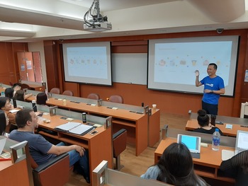 企業諮詢方法與實作課程－Alex Chao : LinkedIn Introduction and Rock Your Profile圖片